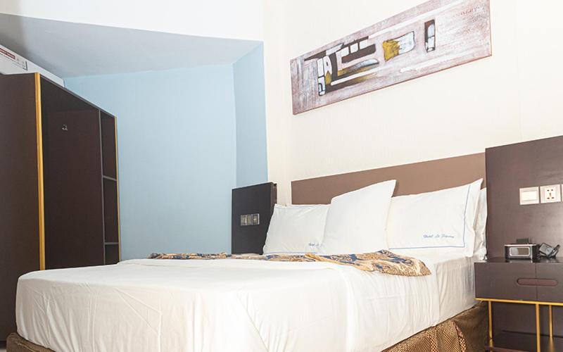 Hotel Le Figaro Дуала Екстер'єр фото