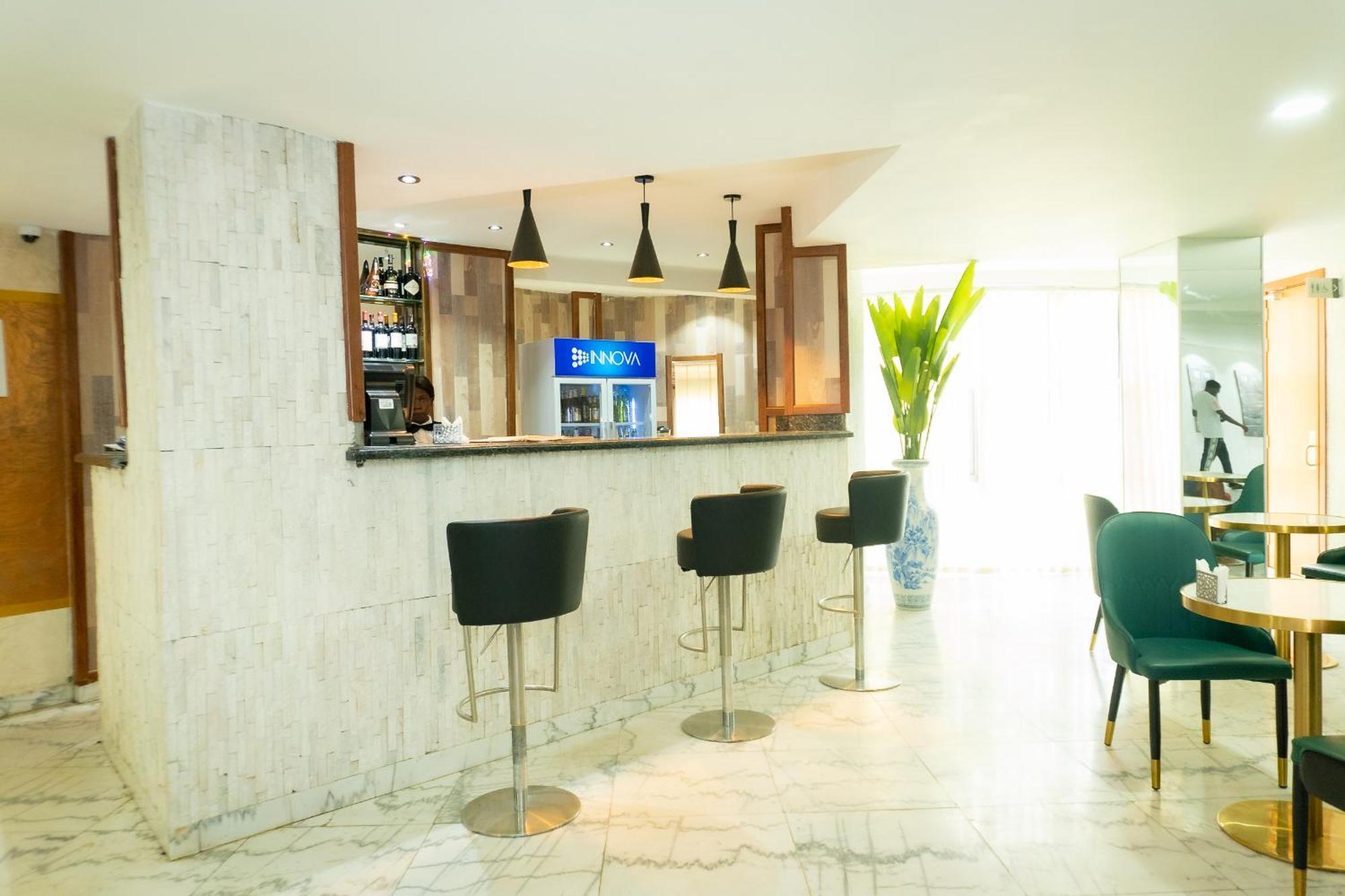 Hotel Le Figaro Дуала Екстер'єр фото