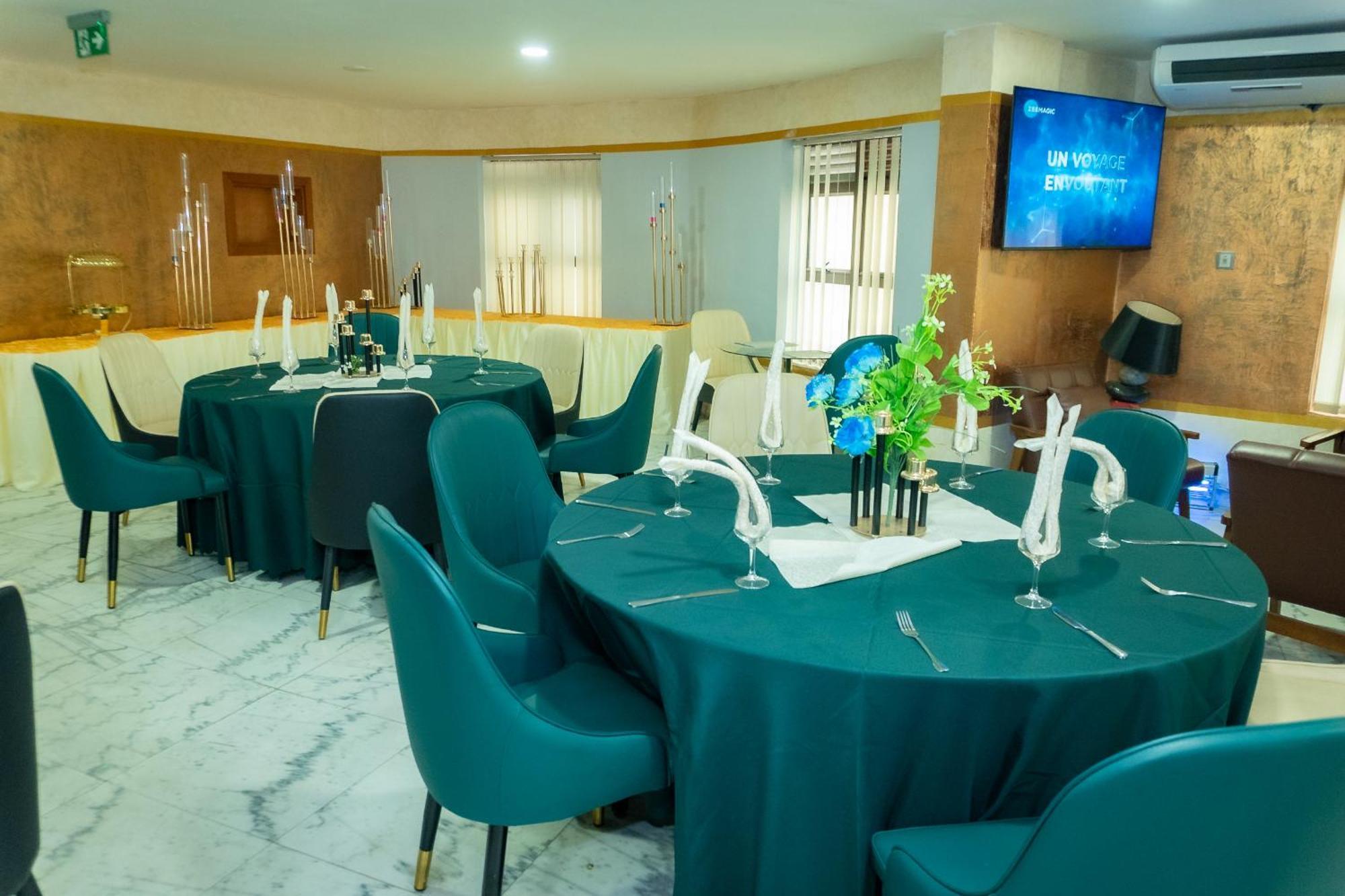 Hotel Le Figaro Дуала Екстер'єр фото