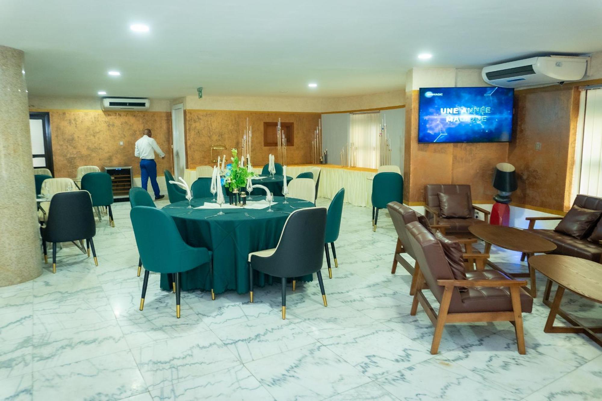 Hotel Le Figaro Дуала Екстер'єр фото