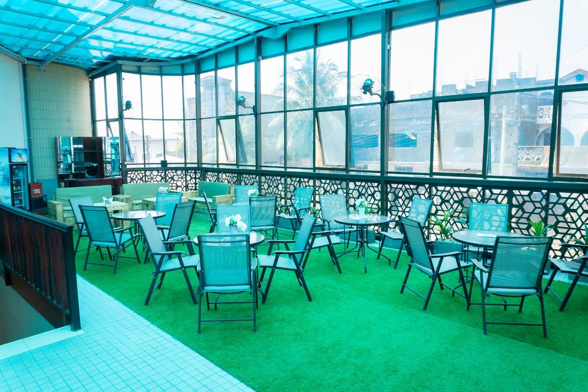 Hotel Le Figaro Дуала Екстер'єр фото